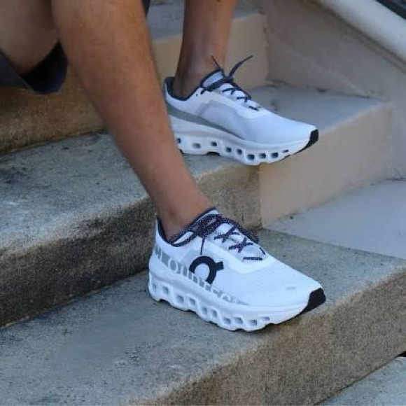 On Running OnCloud Cloudmonster Mens 13 - Picture 3 of 7